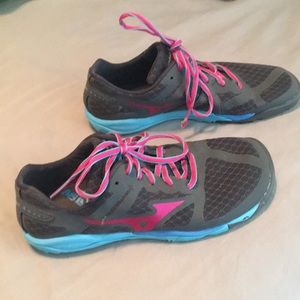 Mizuno Wave Evo Ferus Running Shoes Size 6.5